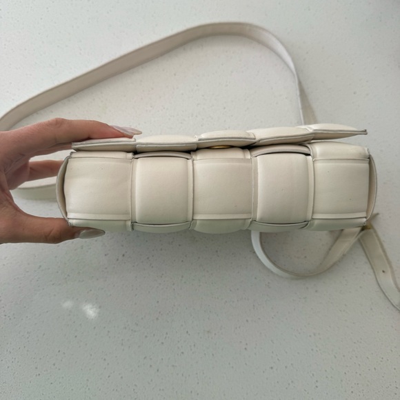 White Woven Crossbody Bag - Picture 4 of 11